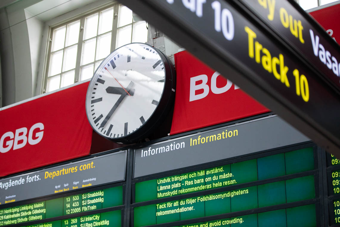 Klocka och informationstavla på Stockholm Central